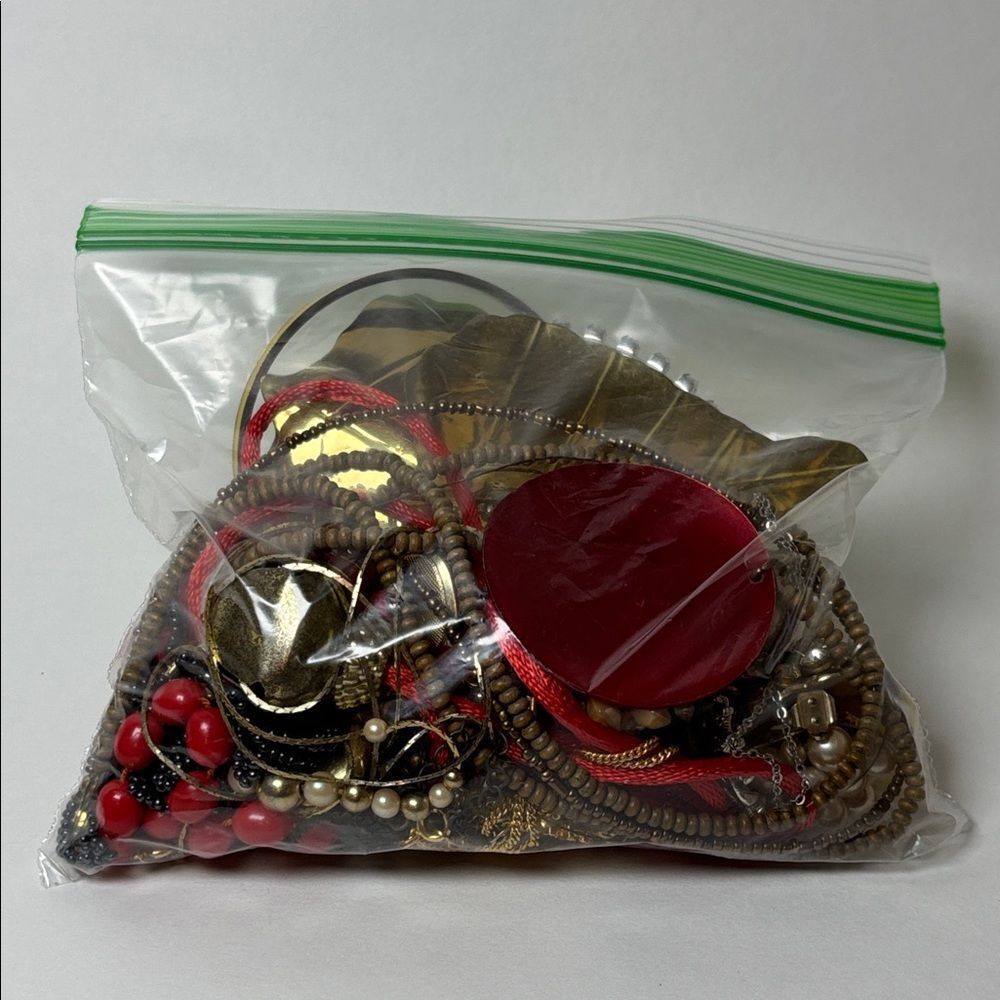 Mixed Bag of Broken Fashion and Vintage Jewelry for Crafting or Repairs